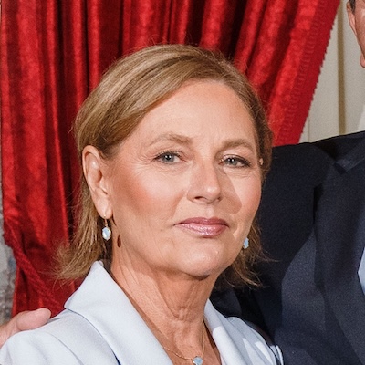 Official portrait of Darline Graham